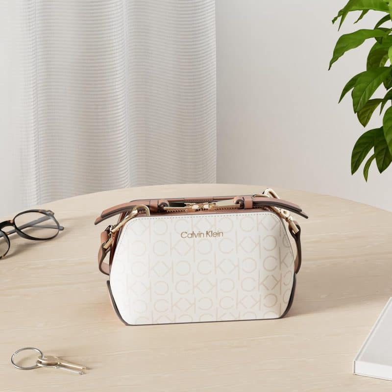Calvin Klein Women's Lucy Triple Compartment Crossbody - Image 20