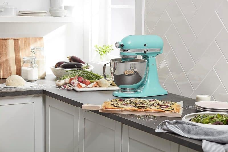 KitchenAid Artisan Series 5 Quart Tilt Head Stand Mixer with Pouring Shield - Image 6