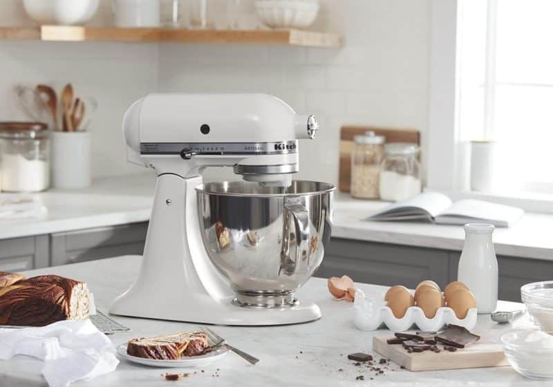 KitchenAid Artisan Series 5 Quart Tilt Head Stand Mixer with Pouring Shield - Image 20