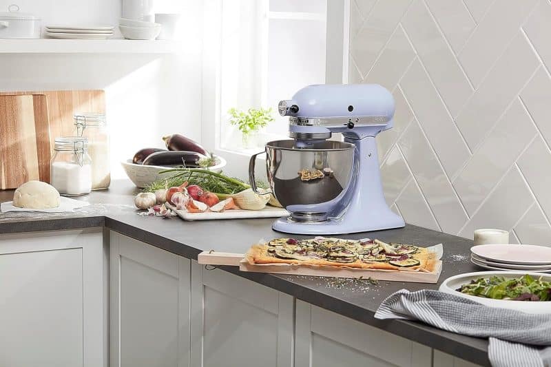 KitchenAid Artisan Series 5 Quart Tilt Head Stand Mixer with Pouring Shield - Image 27