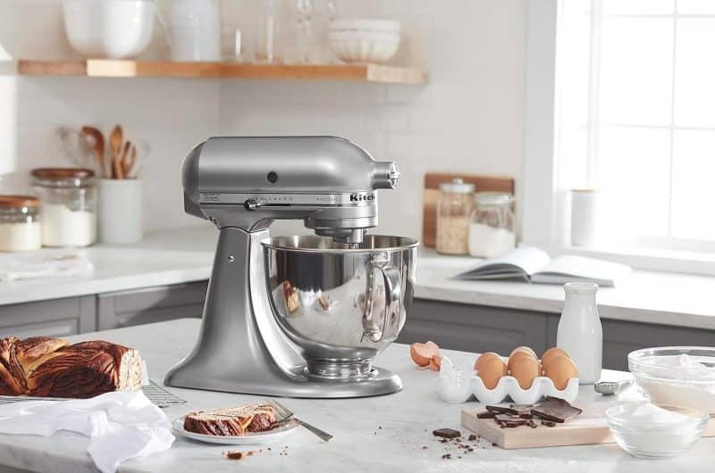 KitchenAid Artisan Series 5 Quart Tilt Head Stand Mixer with Pouring Shield - Image 33