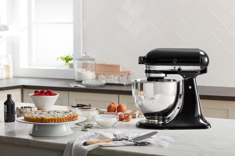 KitchenAid Artisan Series 5 Quart Tilt Head Stand Mixer with Pouring Shield - Image 40