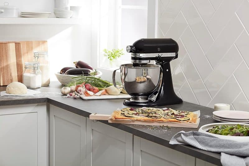 KitchenAid Artisan Series 5 Quart Tilt Head Stand Mixer with Pouring Shield - Image 41