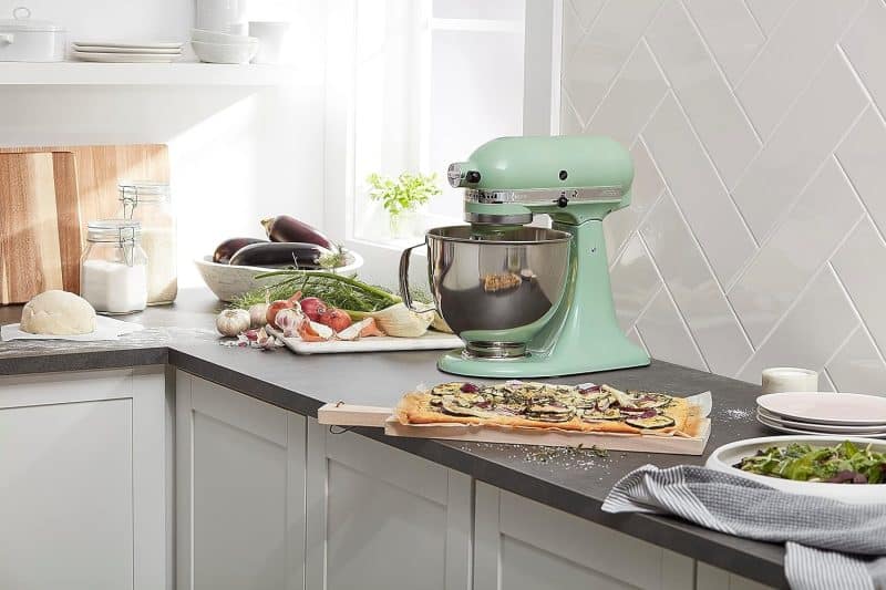 KitchenAid Artisan Series 5 Quart Tilt Head Stand Mixer with Pouring Shield - Image 69