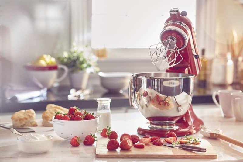 KitchenAid Artisan Series 5 Quart Tilt Head Stand Mixer with Pouring Shield - Image 73
