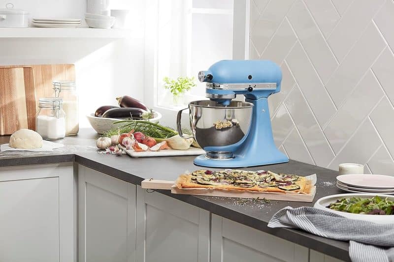 KitchenAid Artisan Series 5 Quart Tilt Head Stand Mixer with Pouring Shield - Image 92
