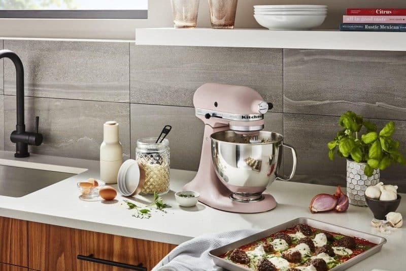 KitchenAid Artisan Series 5 Quart Tilt Head Stand Mixer with Pouring Shield - Image 101