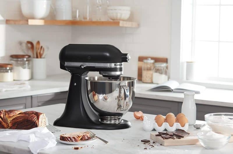 KitchenAid Artisan Series 5 Quart Tilt Head Stand Mixer with Pouring Shield - Image 119
