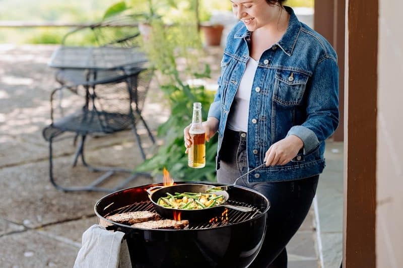 Lodge Pre-Seasoned Cast Iron Skillet - Image 5