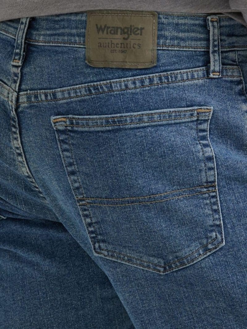 Wrangler Men's Regular Fit Comfort Flex Waist Jean - Image 25