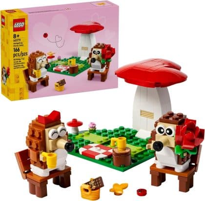 LEGO Hedgehog Picnic Date (40711)