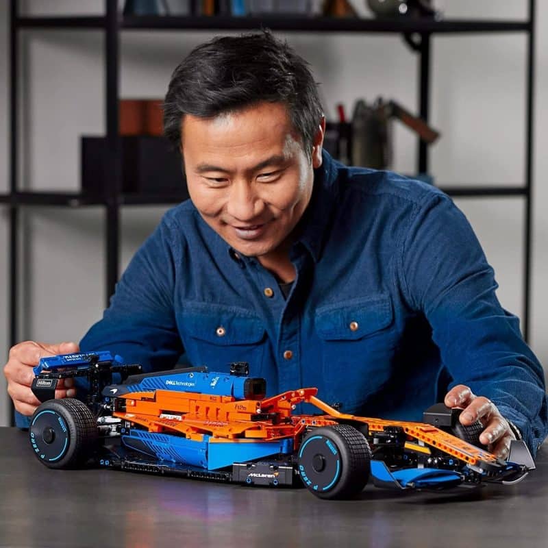 LEGO Technic McLaren Formula 1™ Race Car (42141) - Image 2